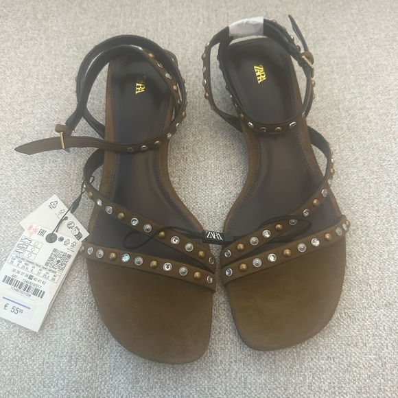 Zara Olive 1.6” Heeled Sandal with Stud Details NWT sz 39/ US 8 Valentino Style - Picture 12 of 16